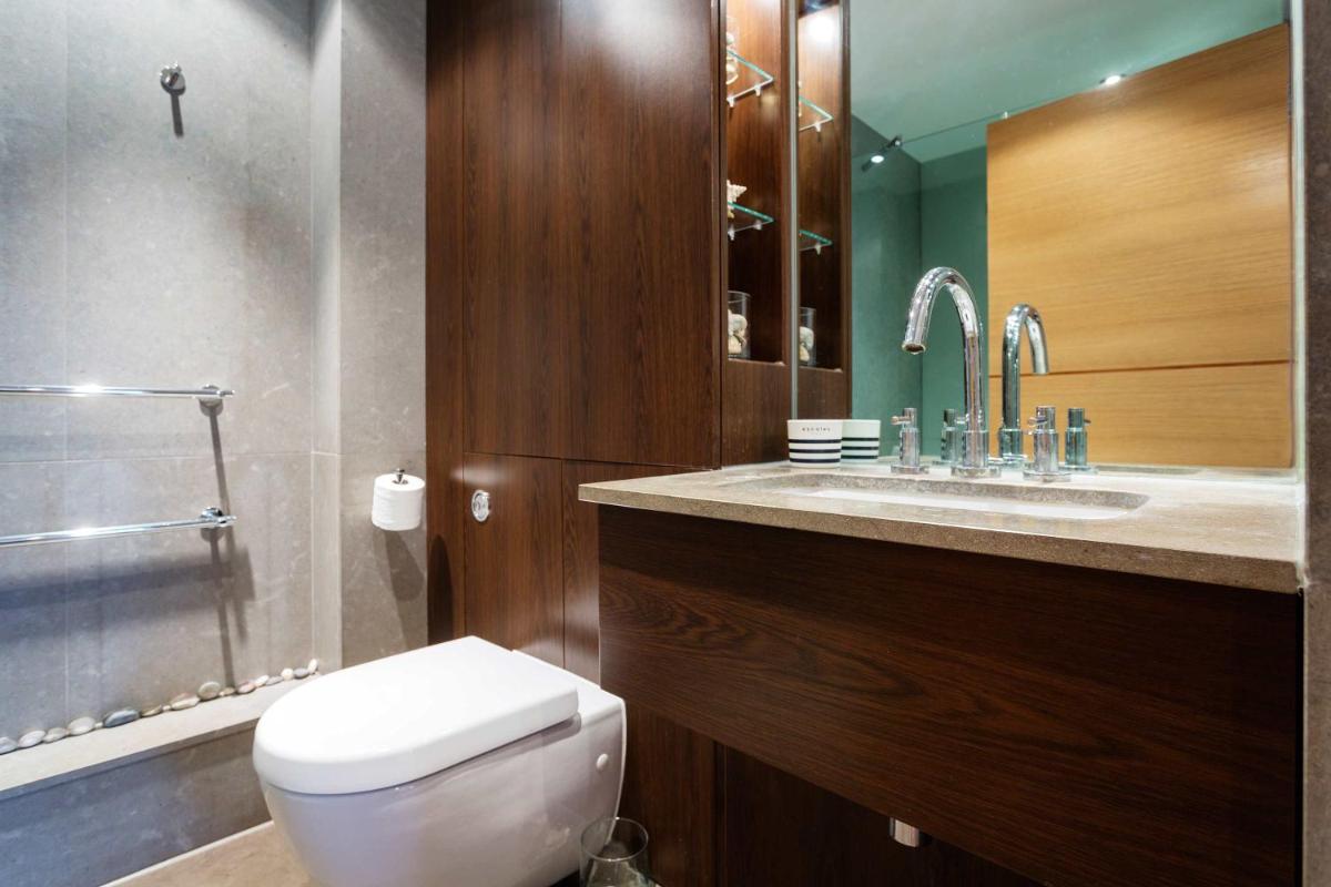 Veeve - Riverside Living - Housity