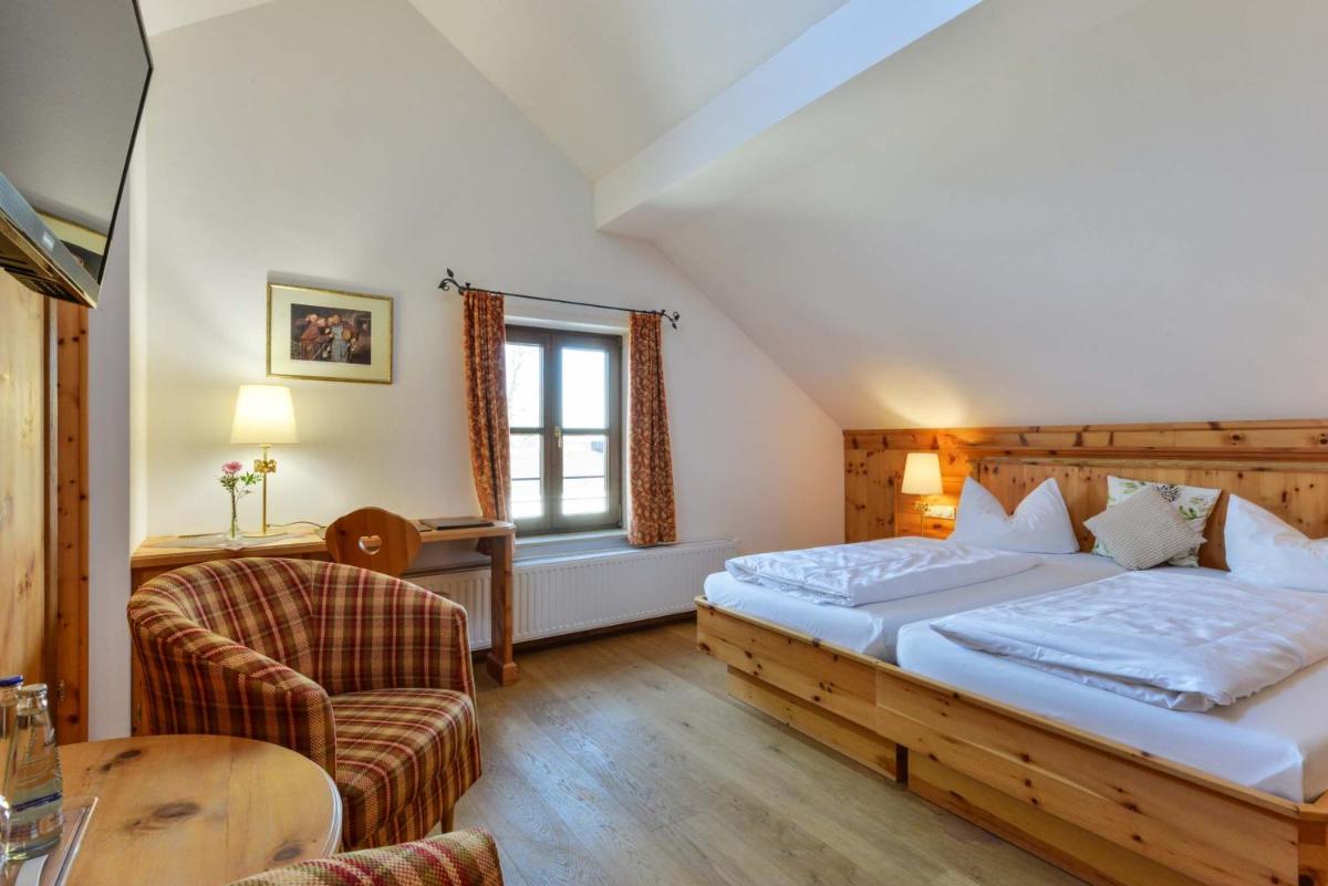 Landgasthof zum Erdinger Weissbräu - Housity