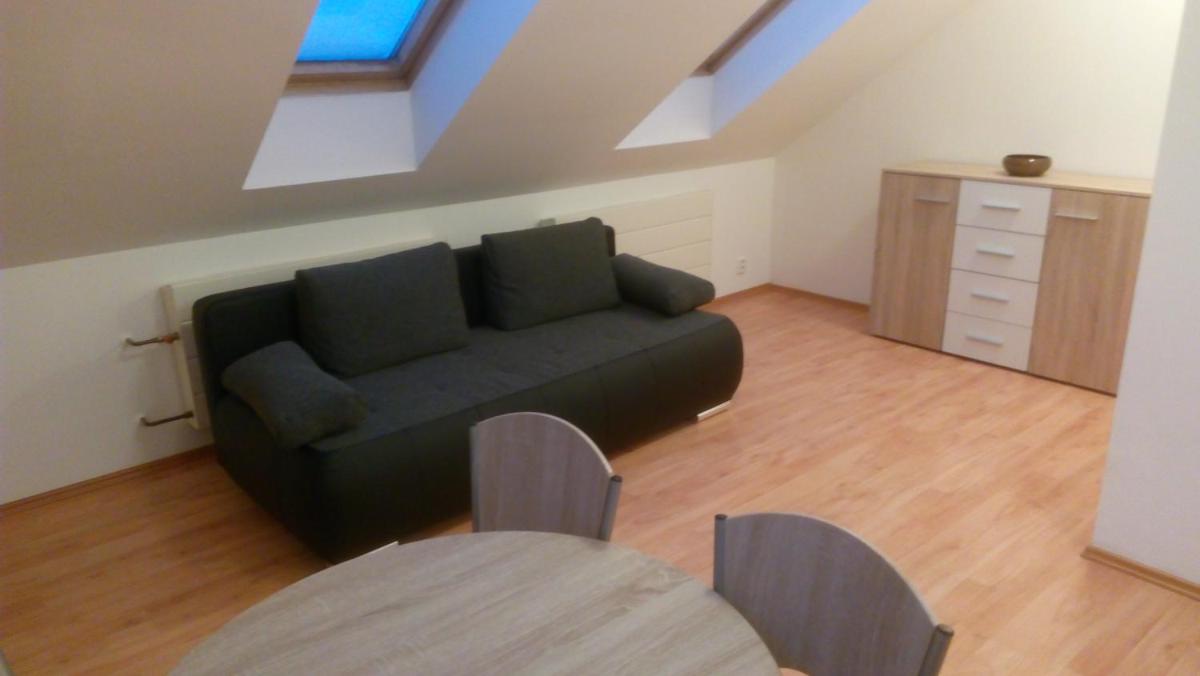 Jeseník náměstí podkroví - Housity