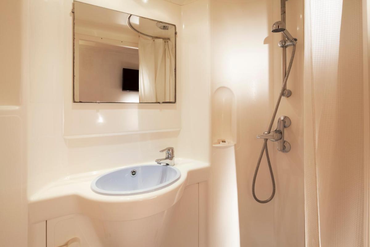 FAST HOTEL Les Ulis - Courtabœuf - Housity