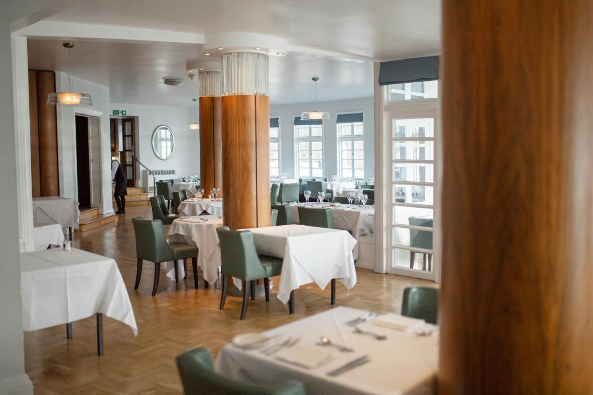 Portmeirion Village & Castell Deudraeth - Housity