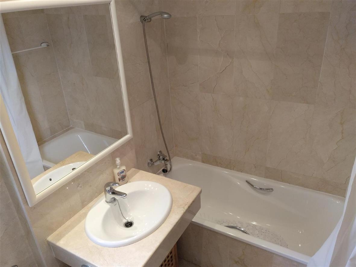 Lovely Holiday Apartment - Housity