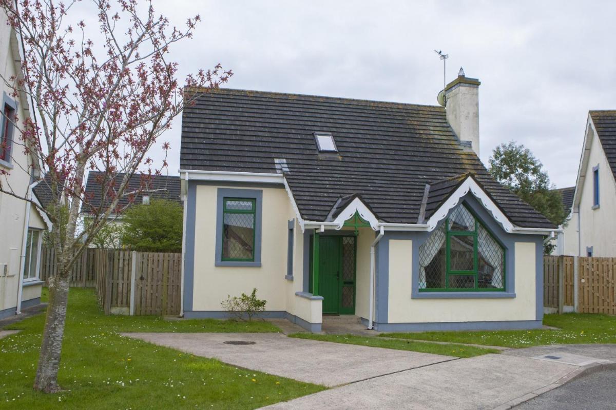 Willow Grove Holiday Homes No. 4 - Housity