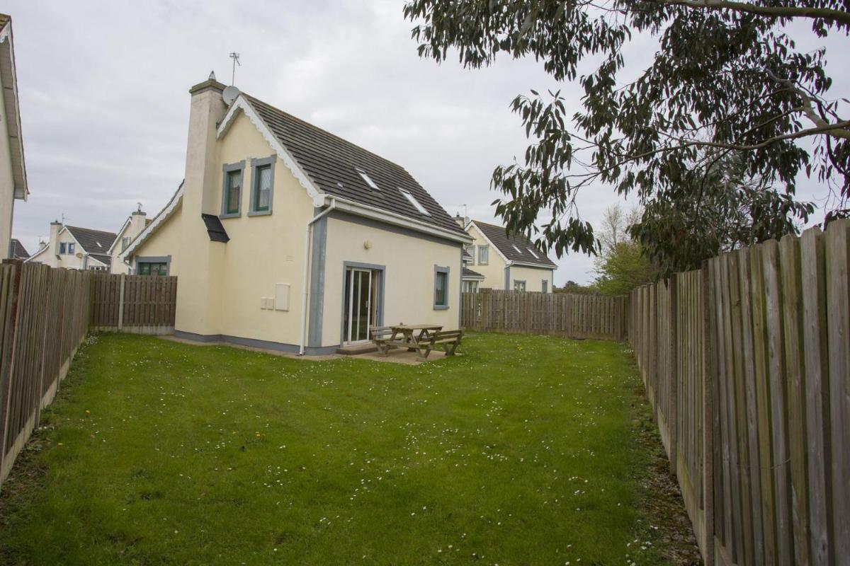 Willow Grove Holiday Homes No. 4 - Housity