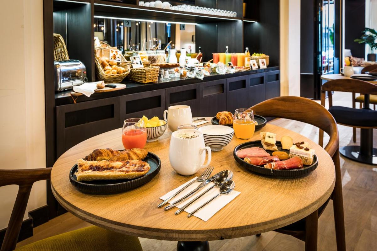 Nourriture dans l'hôtel ou à proximité