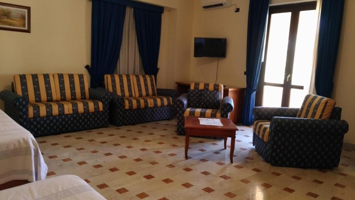 Hotel La Falconara - Housity