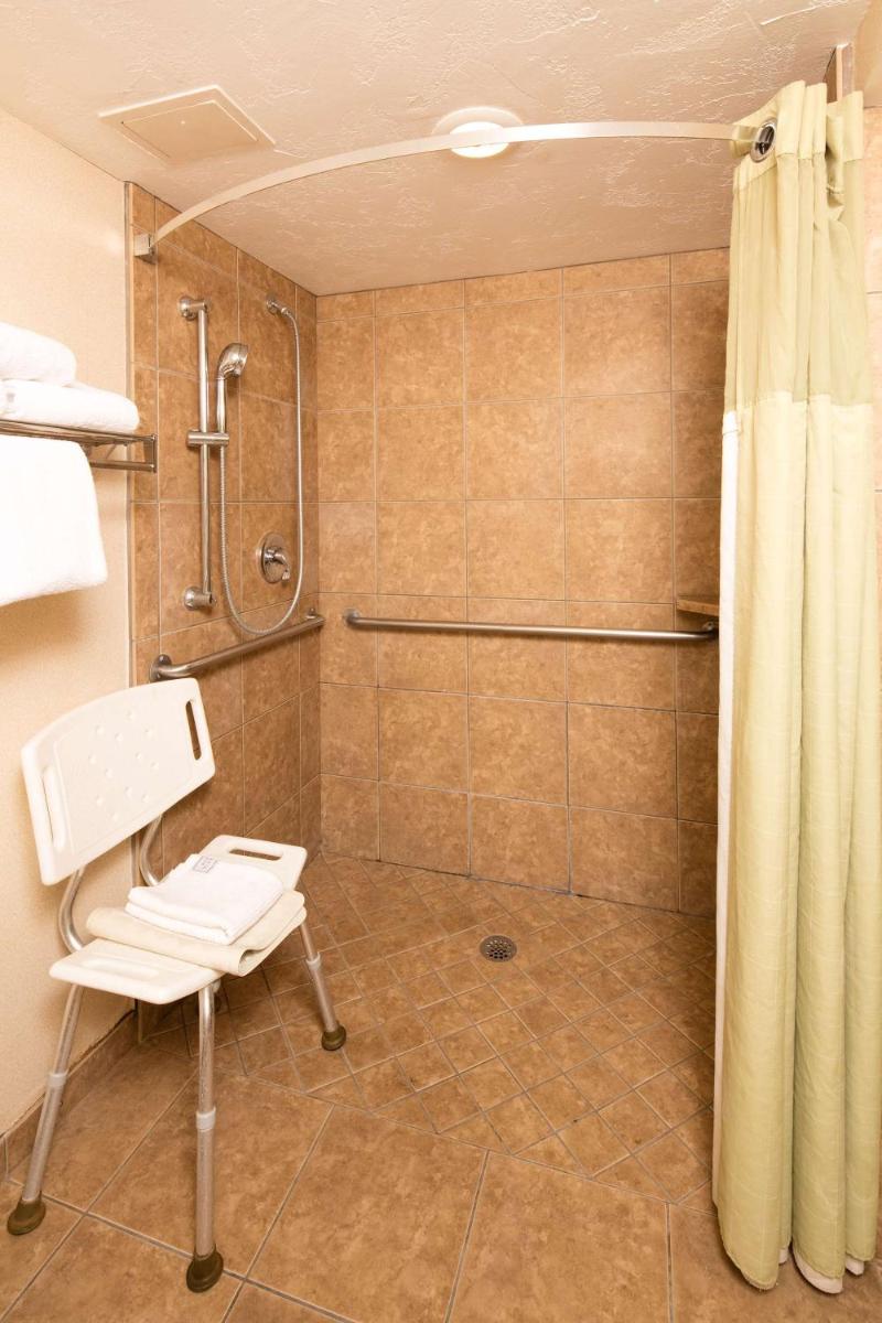 Red Lion Hotel and Conference Center St. George - Housity