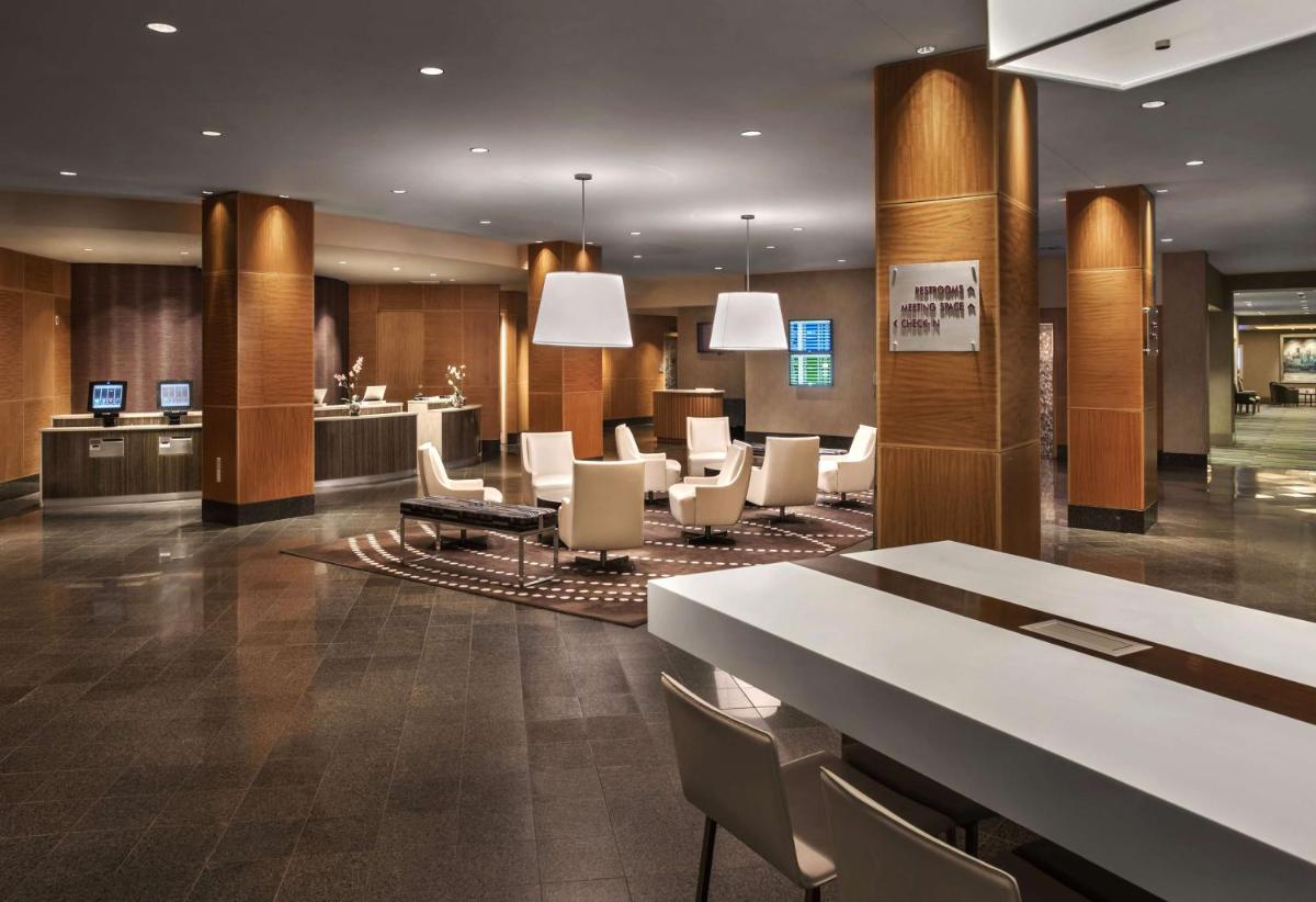 Hyatt Regency Pittsburgh International Airport - Housity