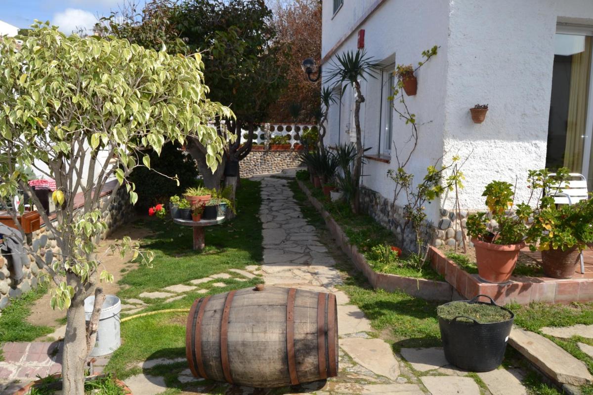 Hostal Casa Torrent - Housity