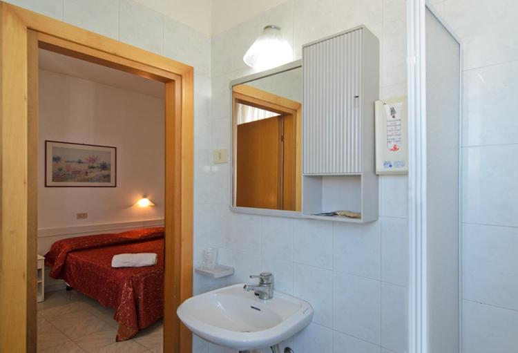 Hotel Regina - Housity