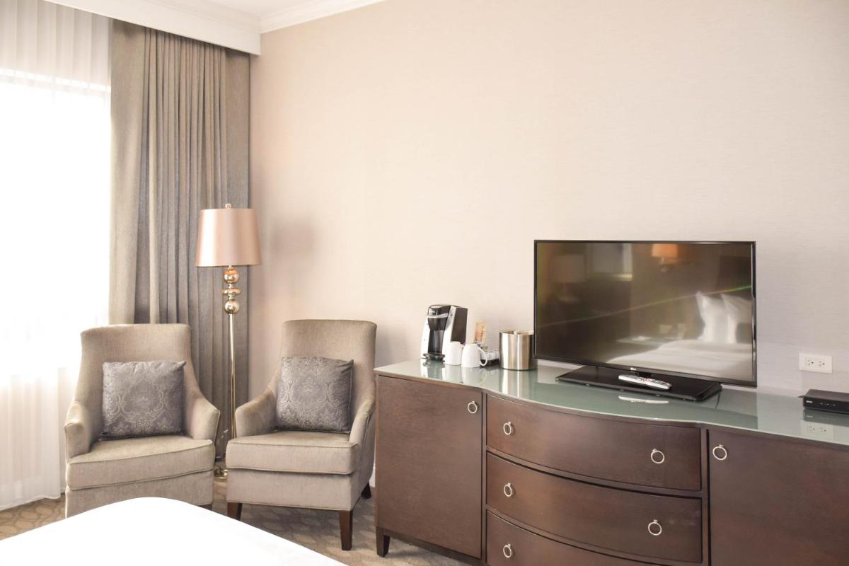 Suitetrails - La Banque Hotel
