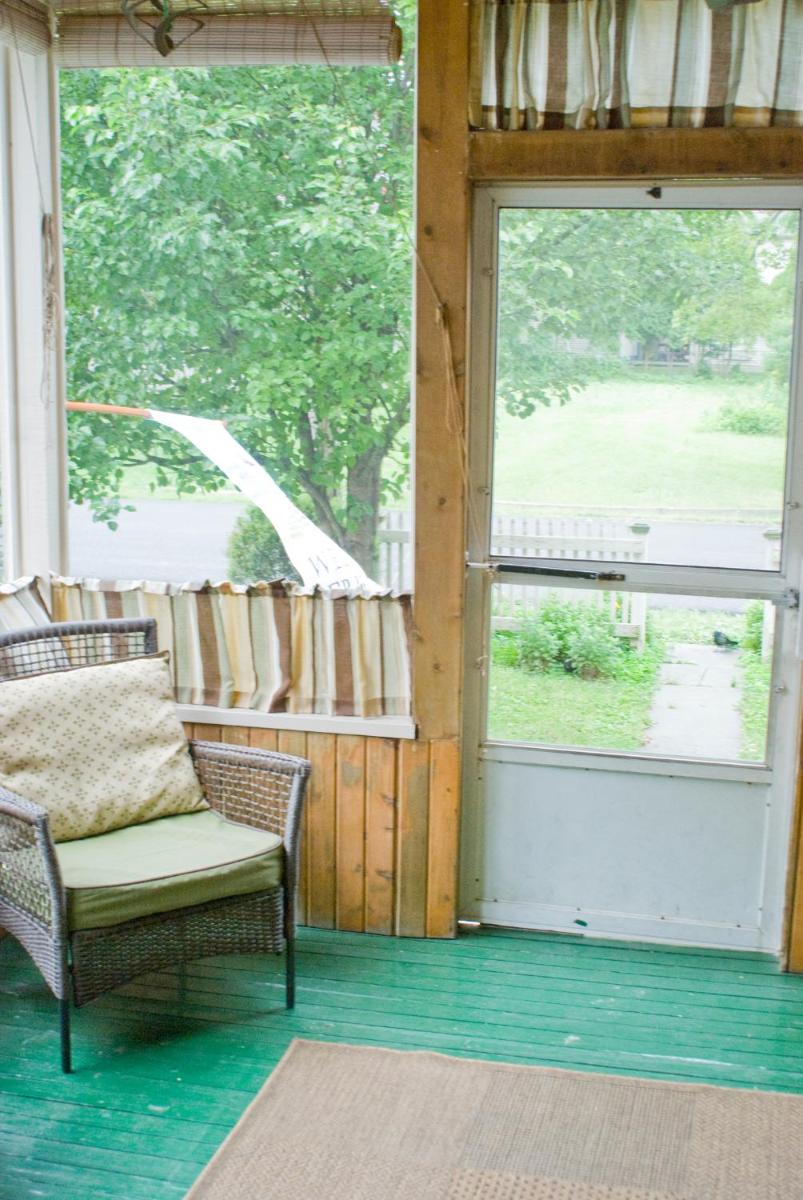 Aunt Jane's Guest House - Housity