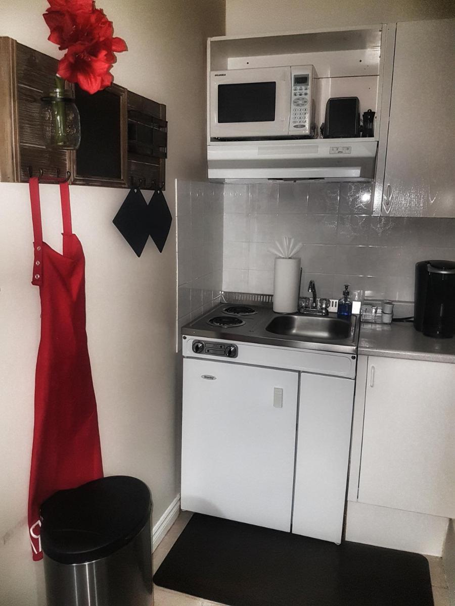 1-Bedroom Cozy Suite #23 by Amazing Property Rentals - Housity
