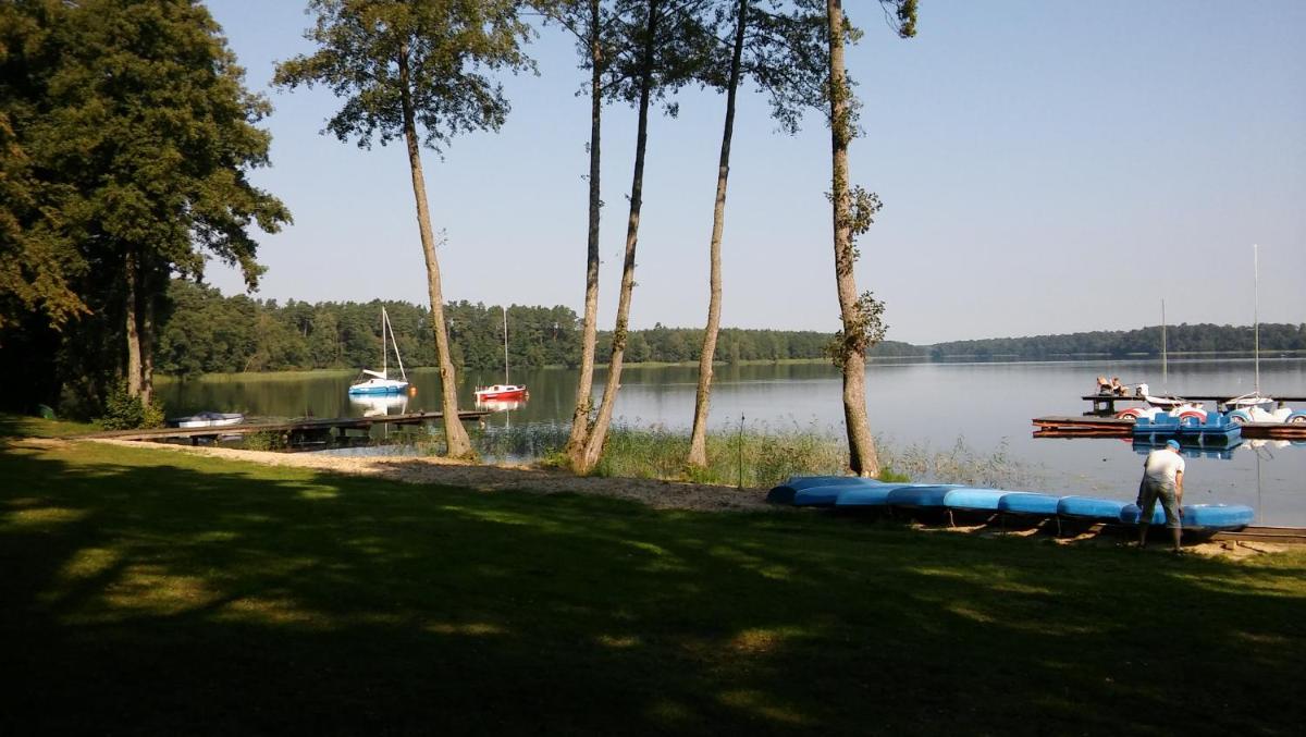 domek nad jeziorem - Housity