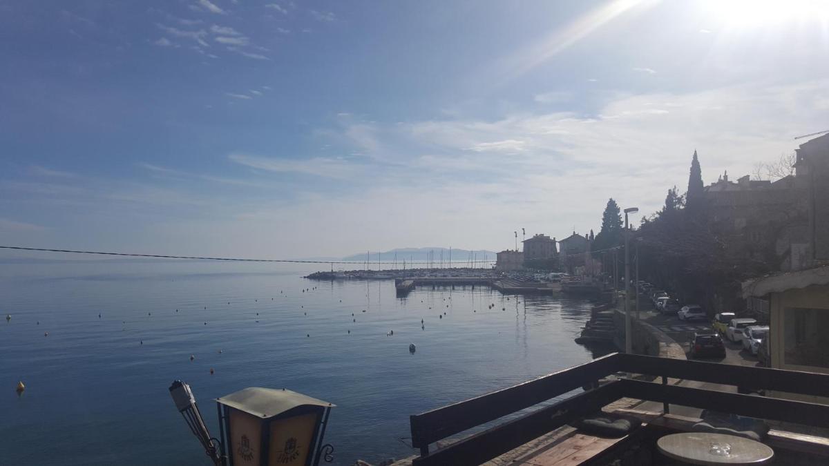 Studio Apartman Nina - Housity