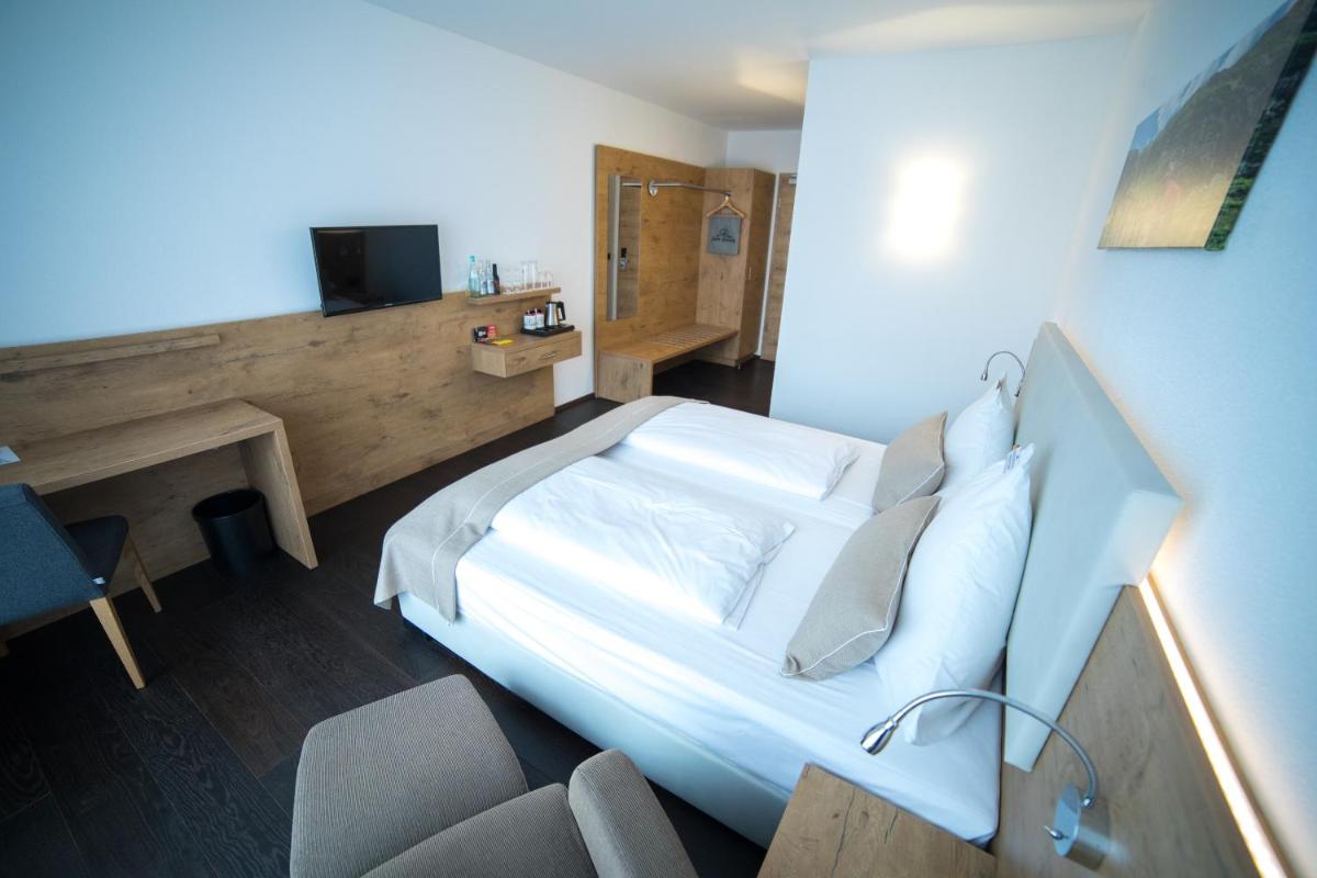 Hotel zum Hirsch - Housity