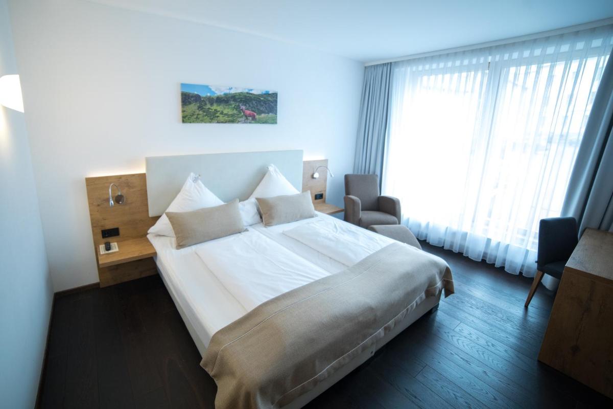 Hotel zum Hirsch - Housity