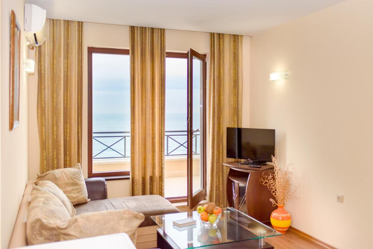 Suitetrails - Sea View Rental Front Beach