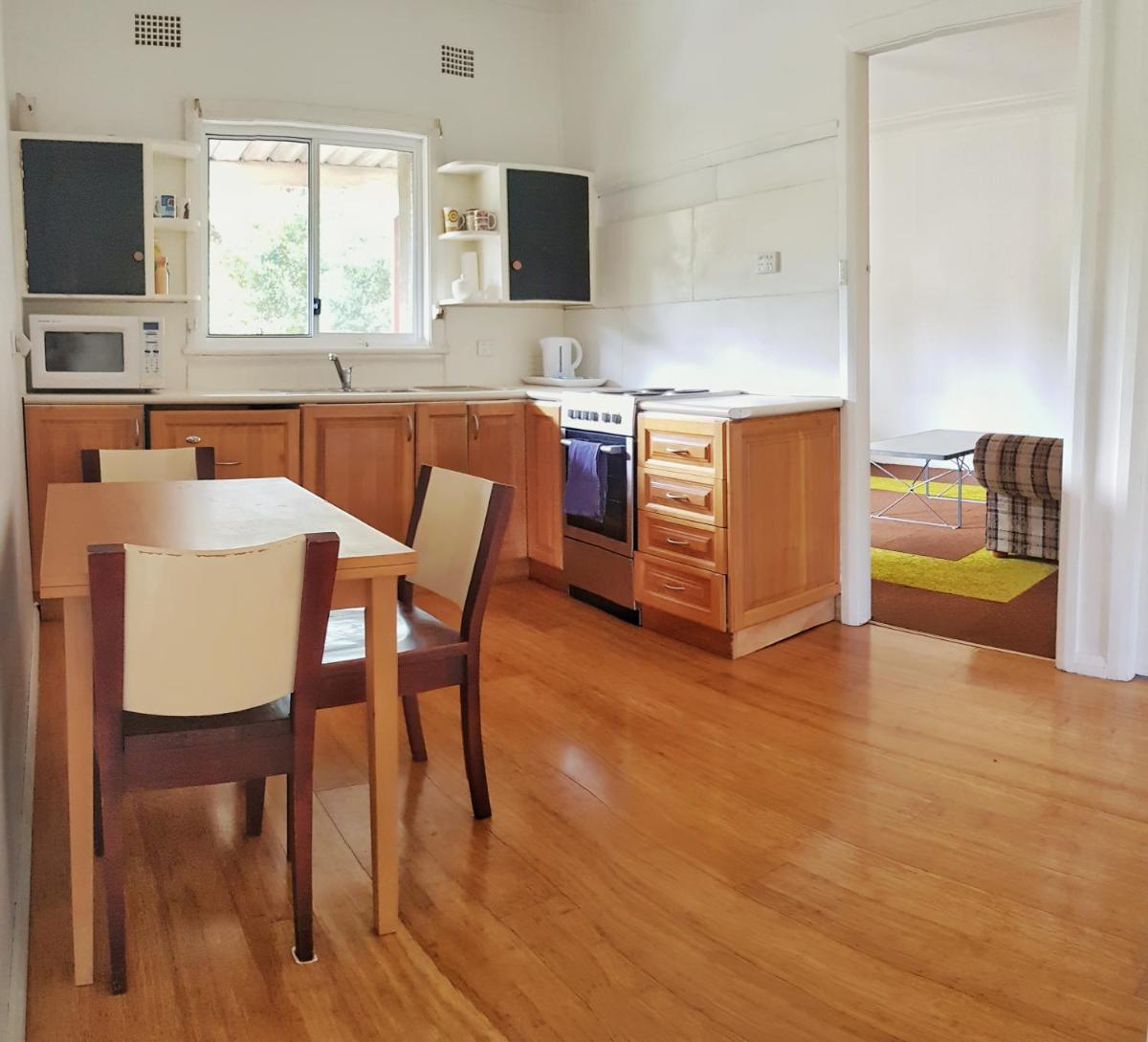 Lowest Price Clean Linen free stuff free car parking inside property W1 - Housity