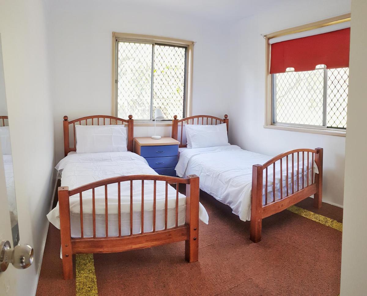 Lowest Price Clean Linen free stuff free car parking inside property W1 - Housity