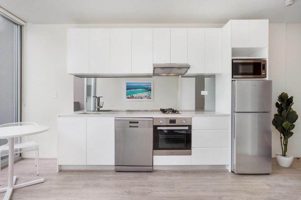 Bondi Beach Studio King Suite + Balcony - Hizvo