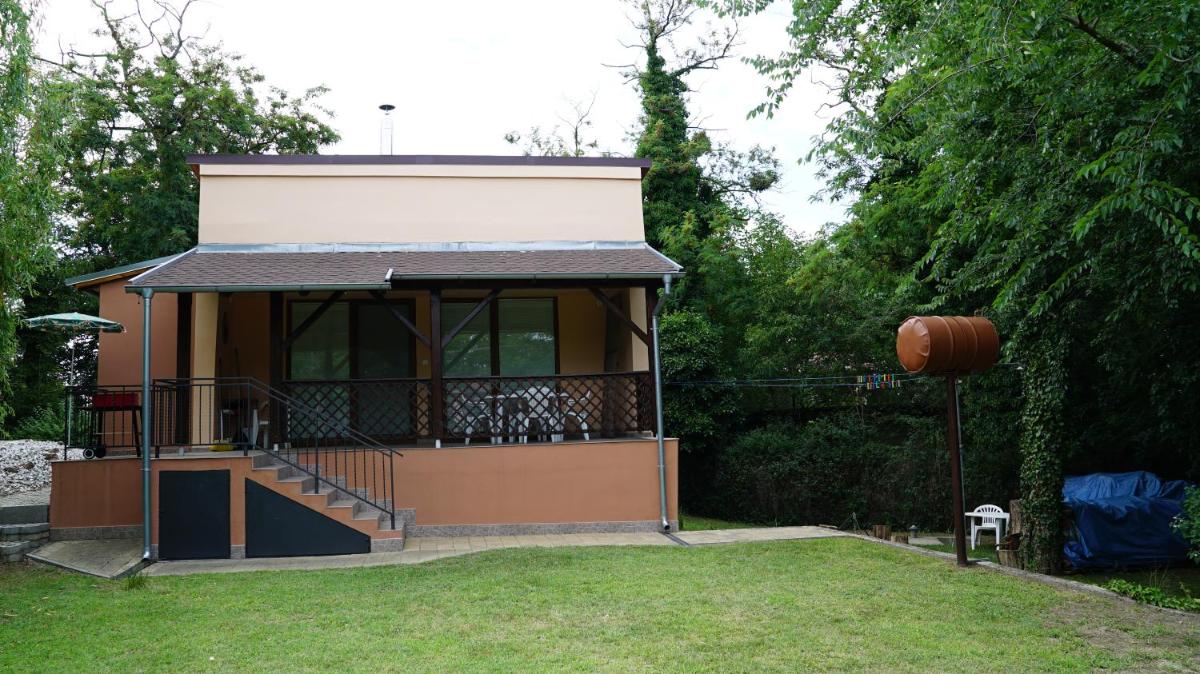TOBO house along the river Danube - Housity