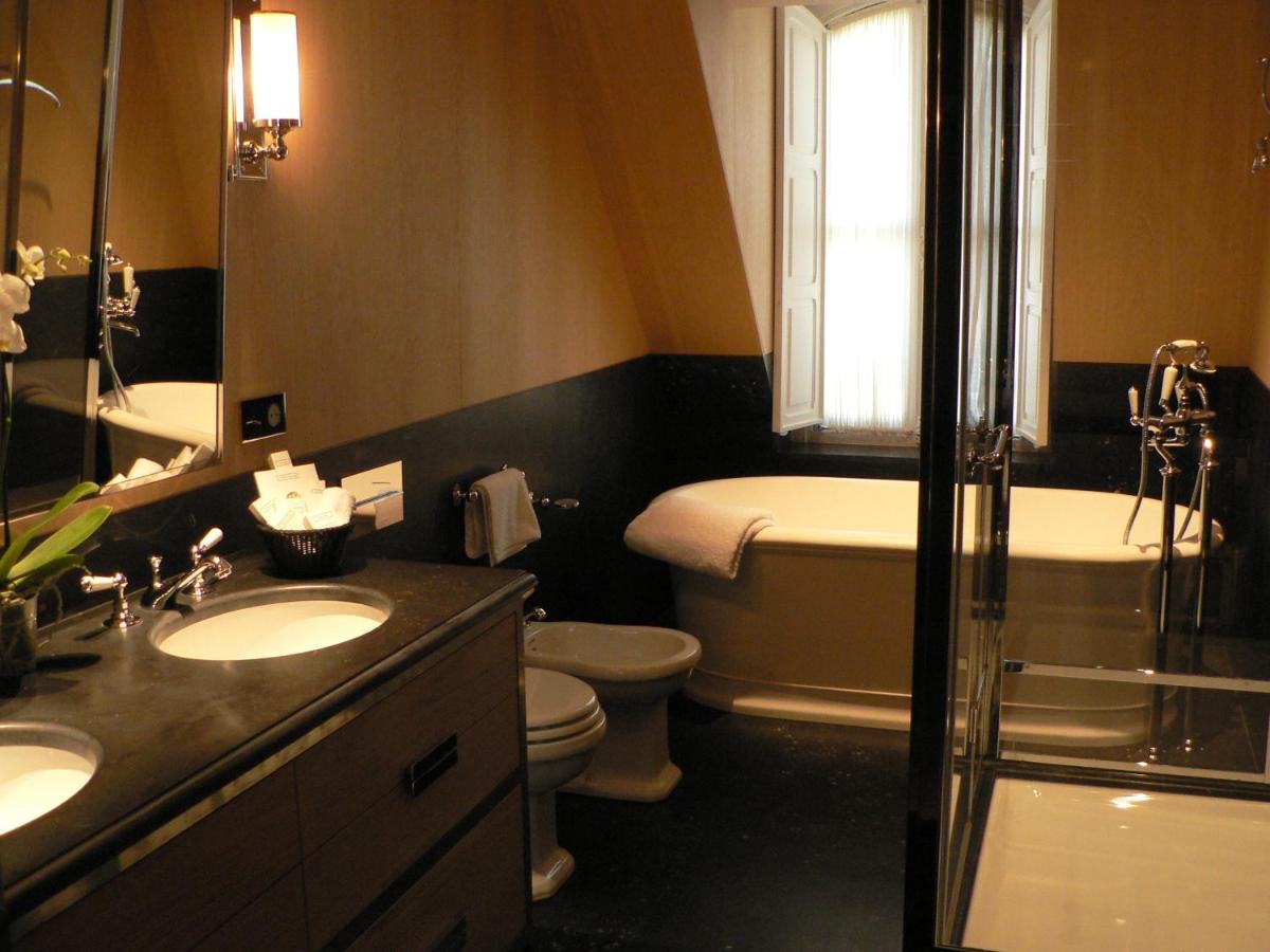 Salle de bains dans l'établissement MARQUIS Faubourg Saint-Honoré
