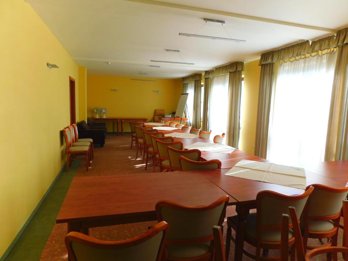 Hotel Piast - Housity