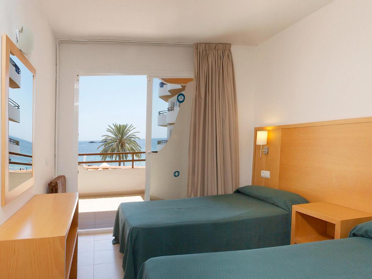 Apartamentos Mar y Playa - Housity