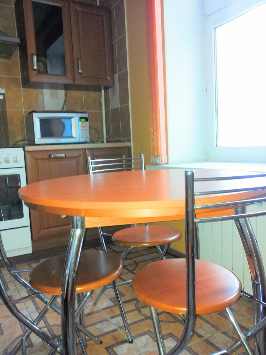 Suitetrails - Apartments on Kommunisticheskaya 25