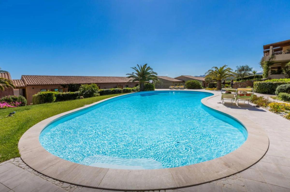 Seaview Apartment (N° 18) - Housity