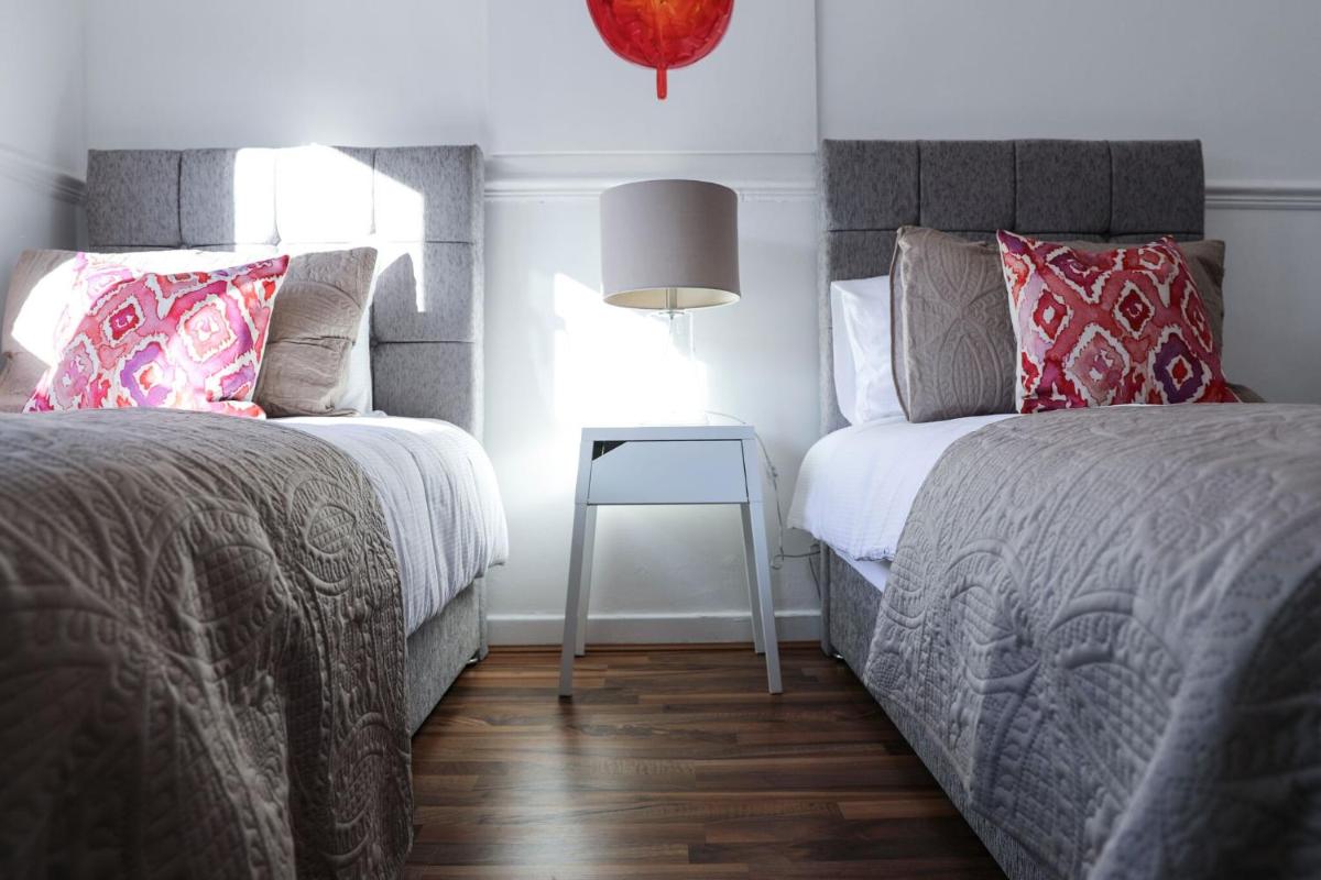 Meadowburn View - Housity