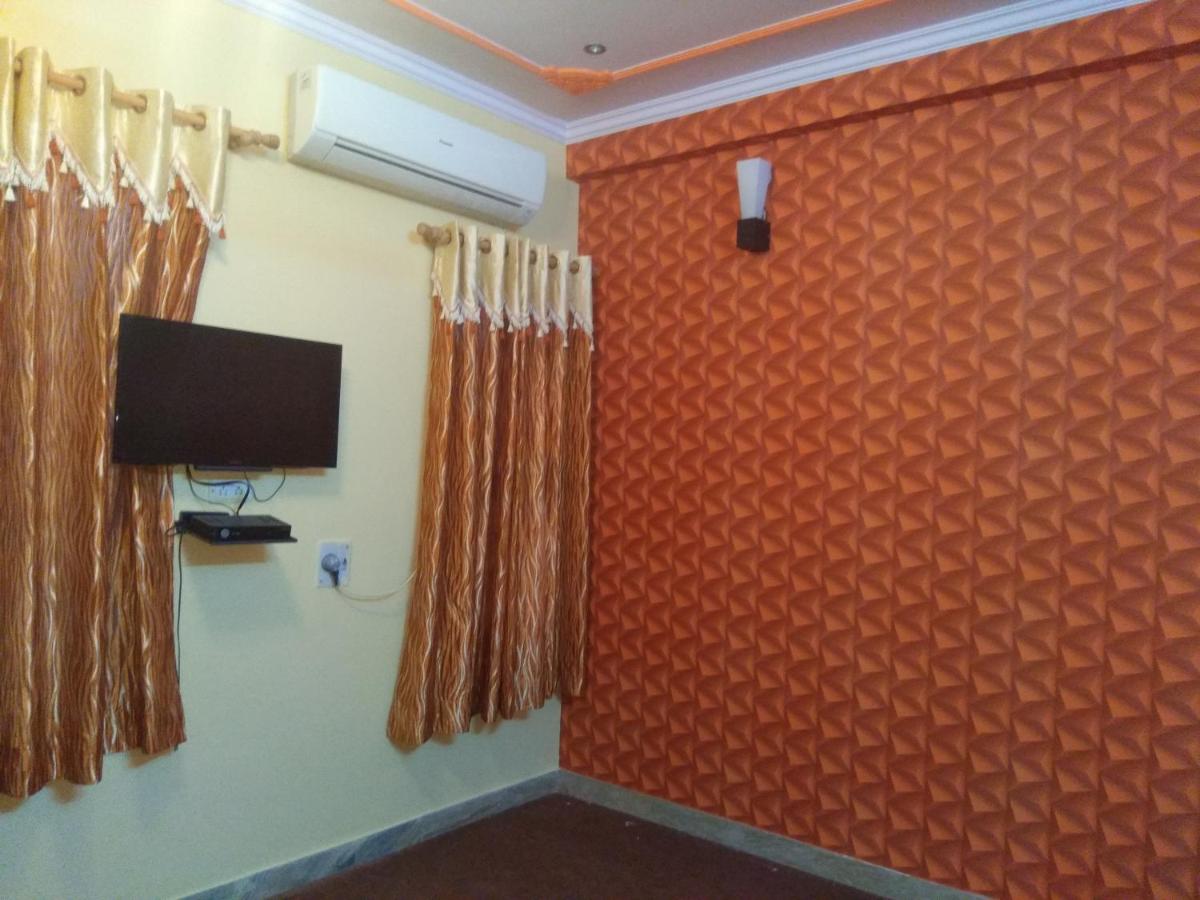 Hotel zamarrud palace - Housity