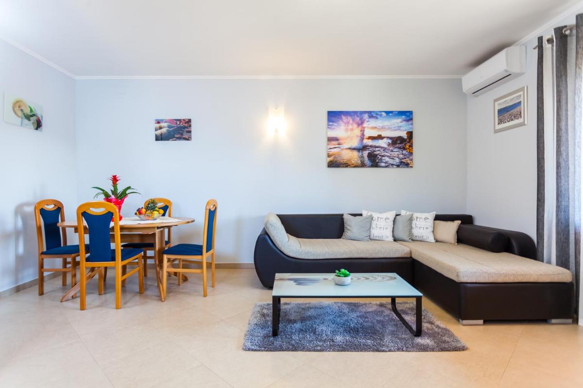 Gold & Silver Apartments - Housity