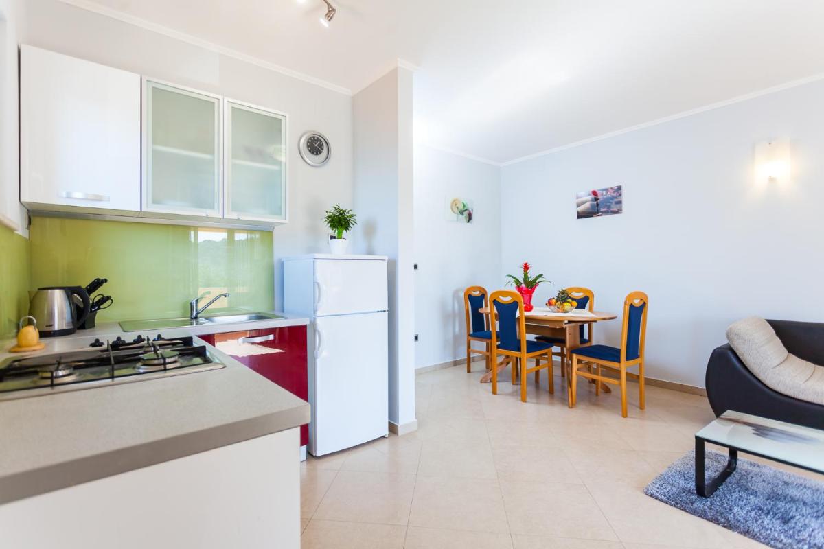 Gold & Silver Apartments - Housity