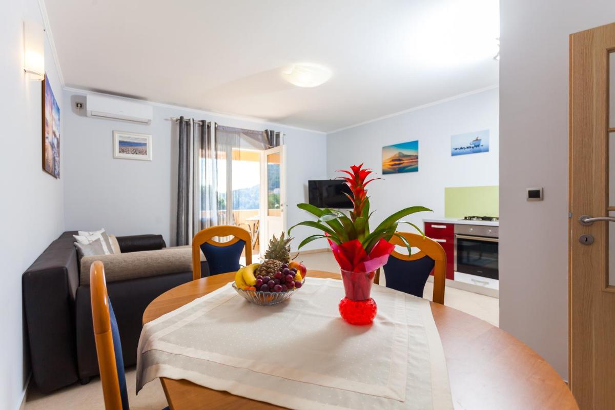 Gold & Silver Apartments - Housity