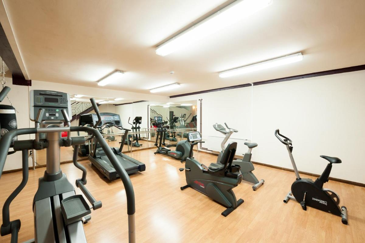 Gimnasio o instalaciones de fitness de SOMMOS Hotel Benasque Spa