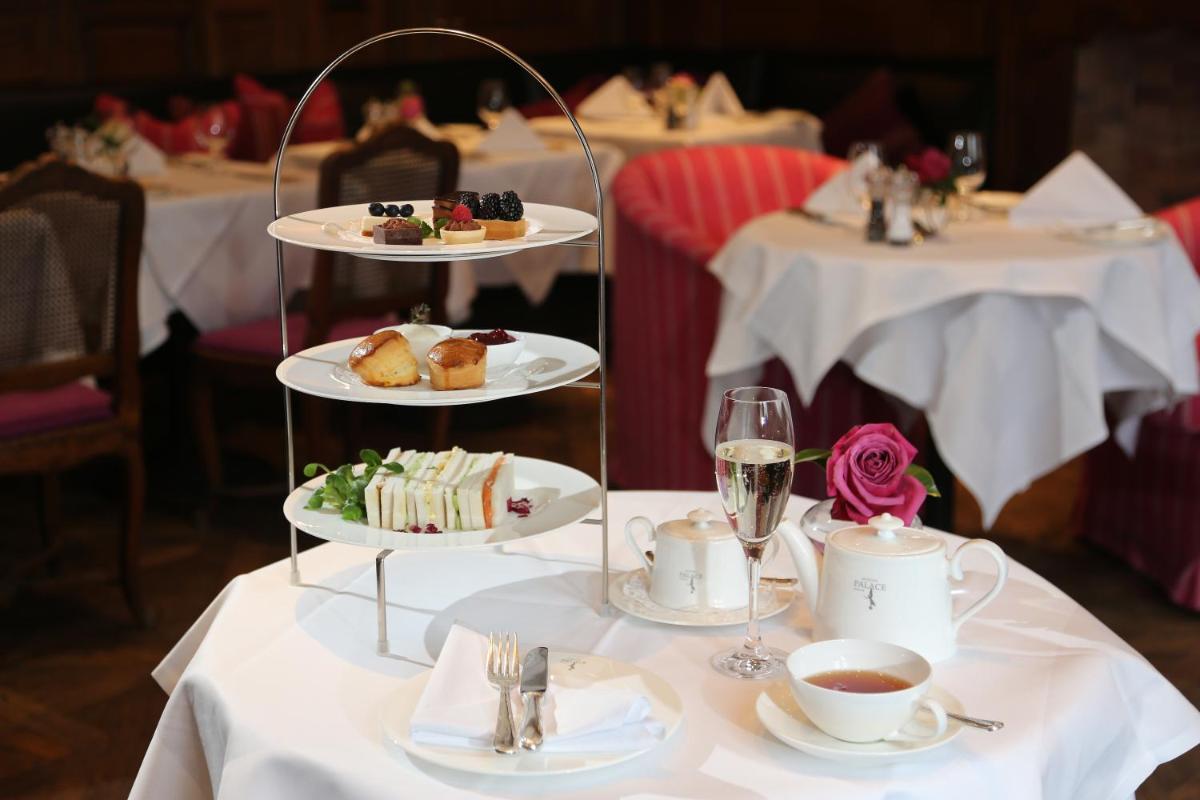 Essen im Hotel oder in der Nähe Essen im Hotel oder in der Nähe