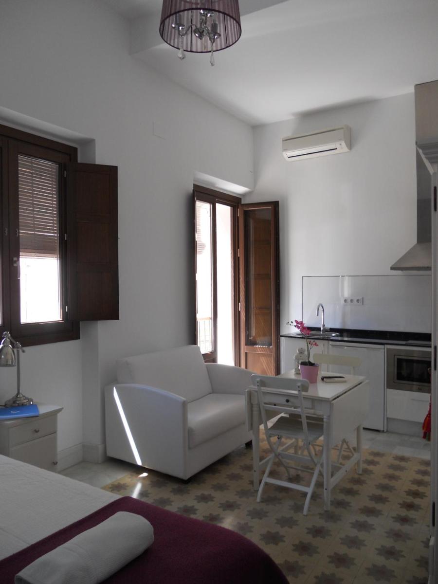 Santa María 12 Boutique Apartamentos - Housity