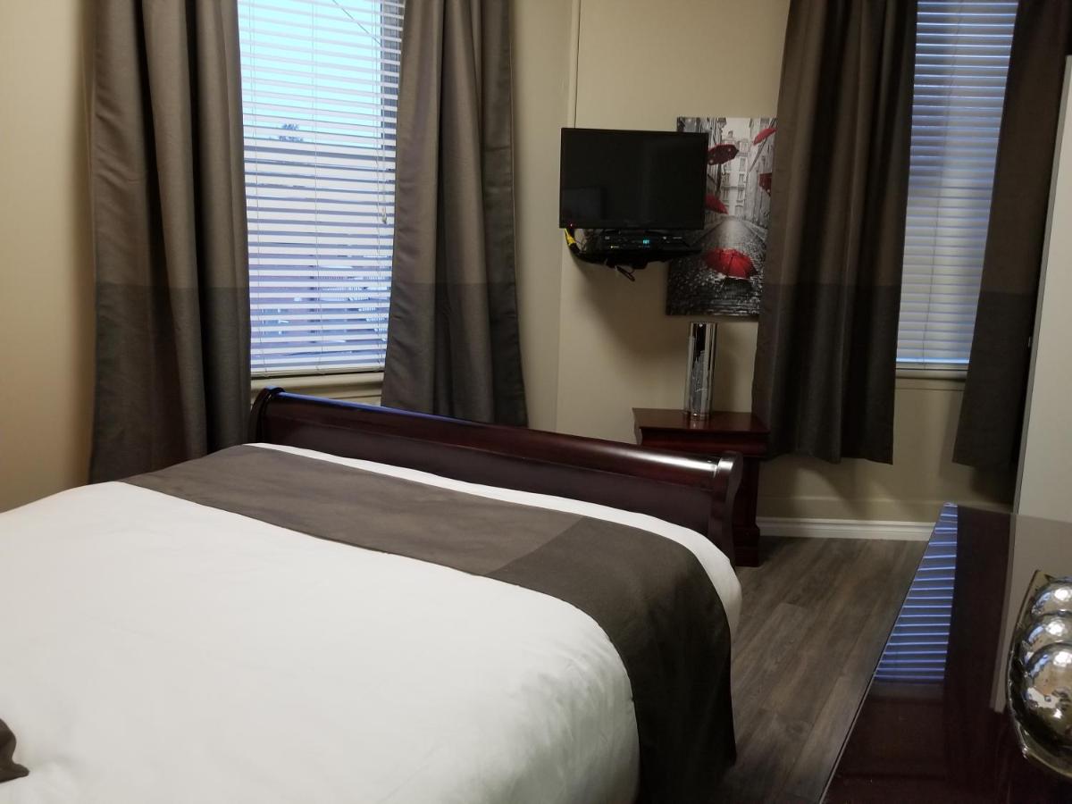 1-Bedroom Cozy Suite #26 by Amazing Property Rentals - Housity