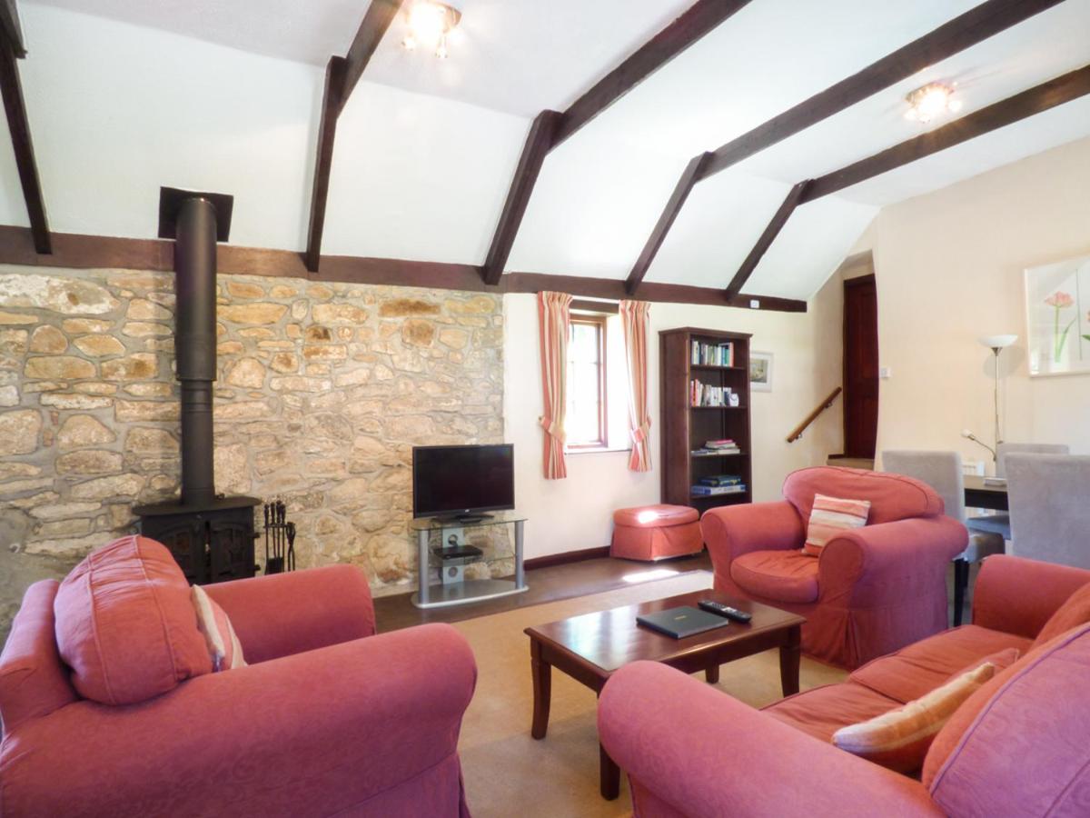 Parlour Cottage - Housity