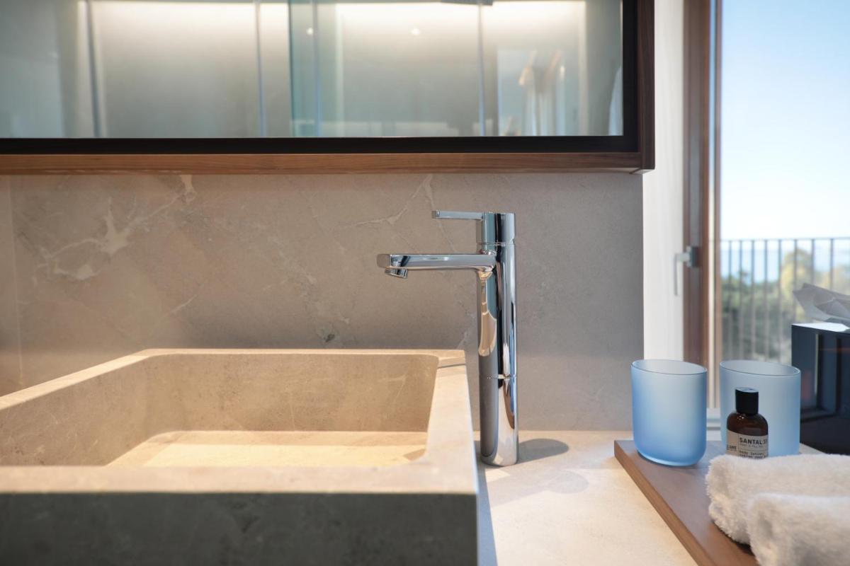 Un baño de Es Princep - The Leading Hotels of the World