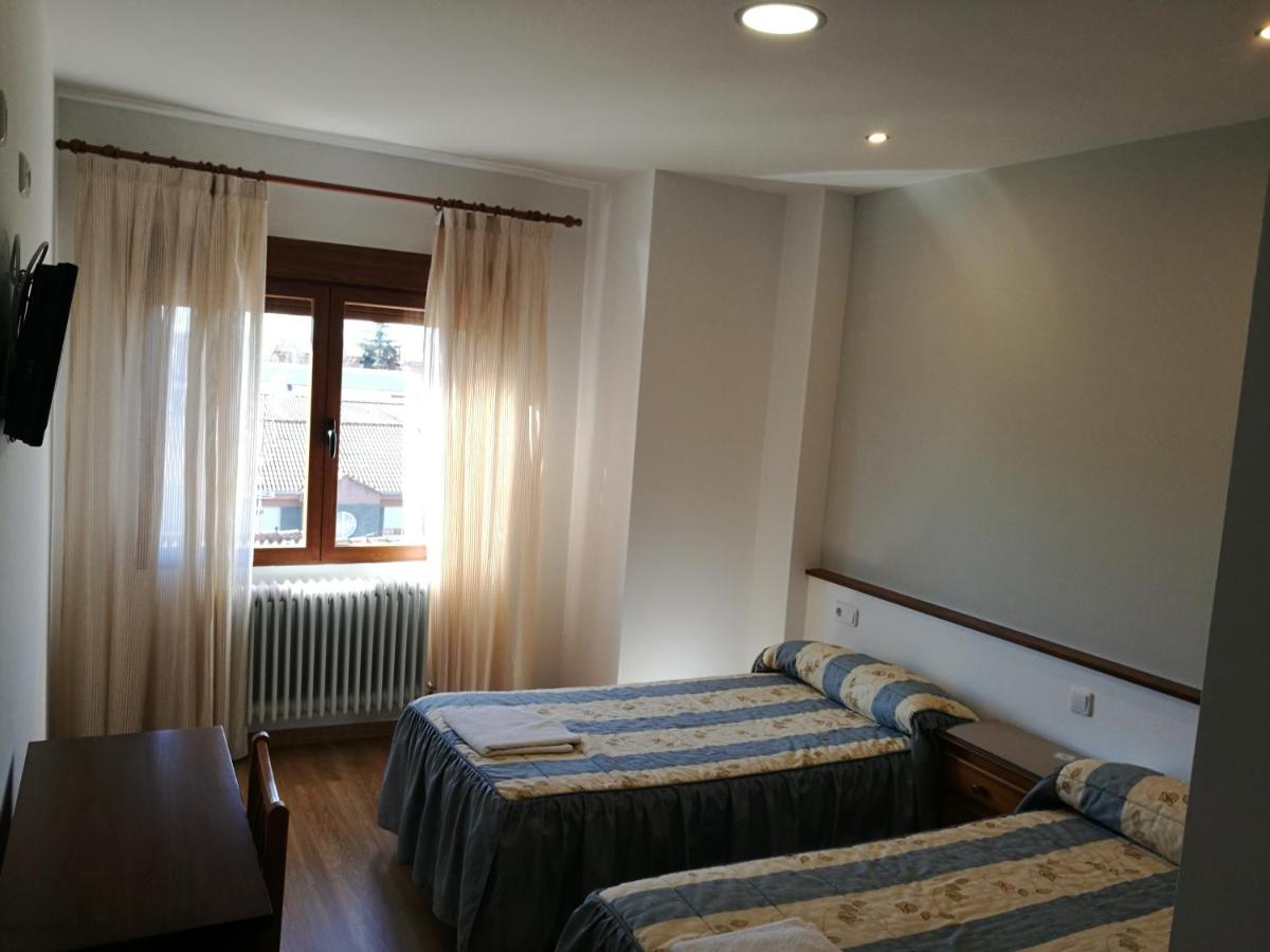 Hostal Mirobriga - Housity