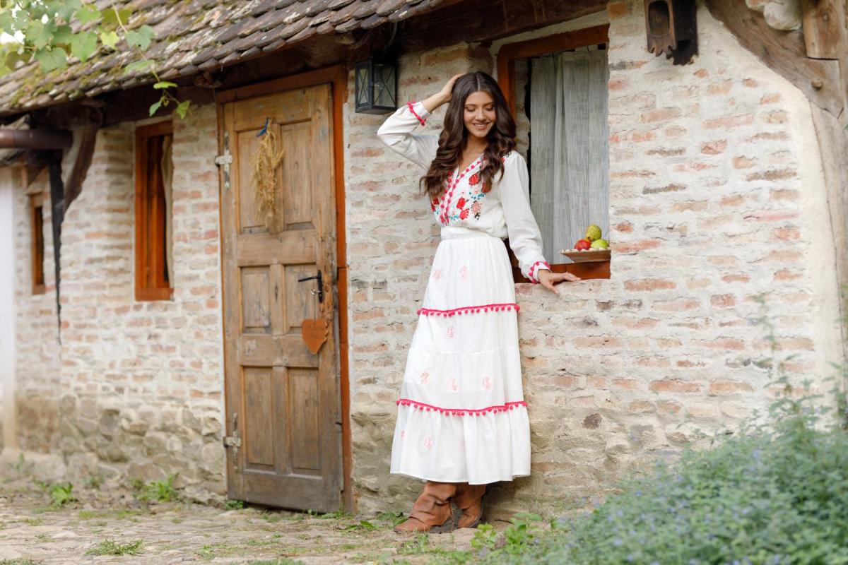 Dominic Boutique, Little Barn , Cloasterf - Housity