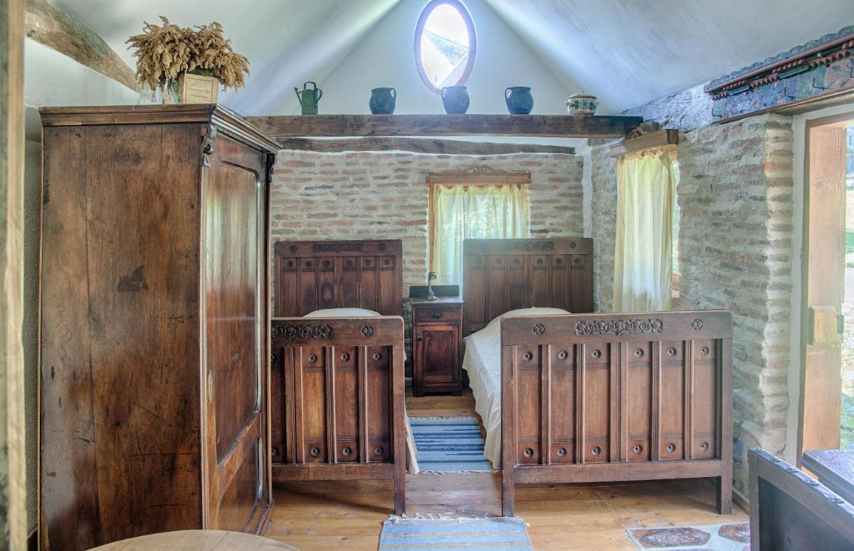 Dominic Boutique, Little Barn , Cloasterf - Housity