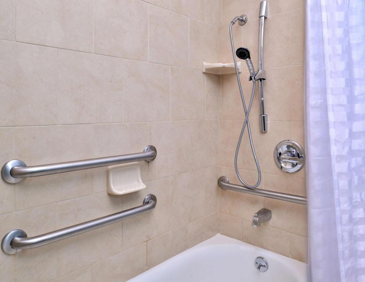 Hyatt Place Garden City - Housity