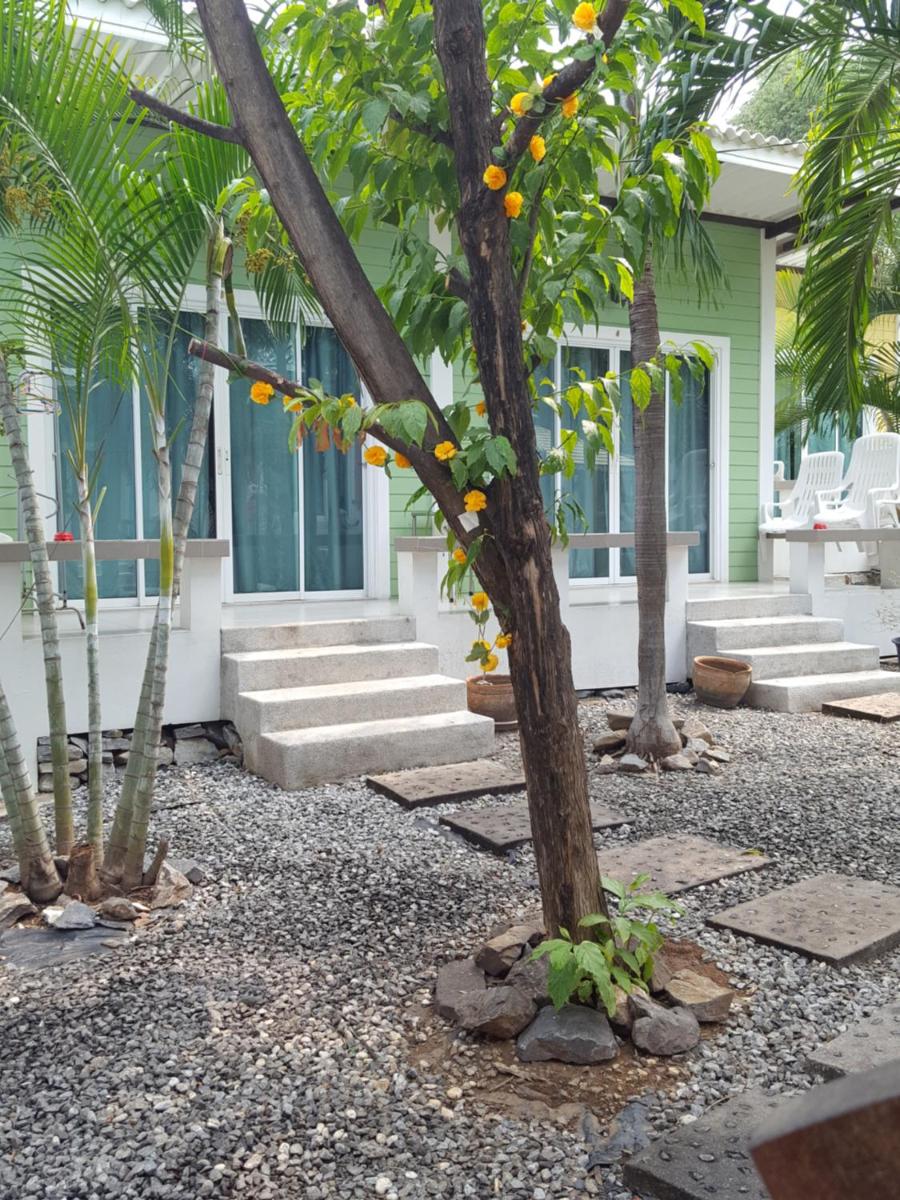 Charlie's Bungalows - Housity