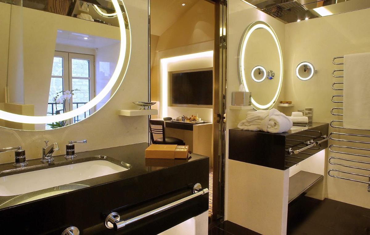 Salle de bains dans l'établissement Hotel Montaigne