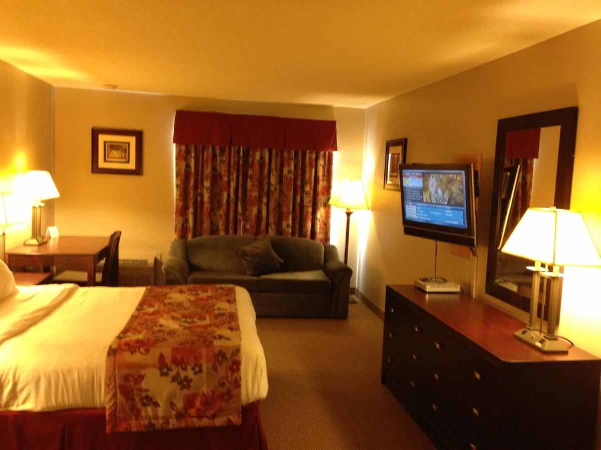 Petawawa River Inn & Suites - Housity