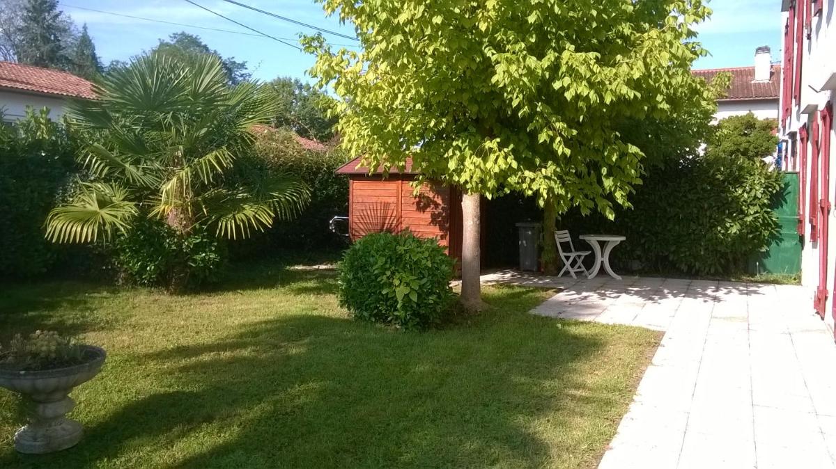 Agréable appartement à CAMBO LES BAINS - Housity